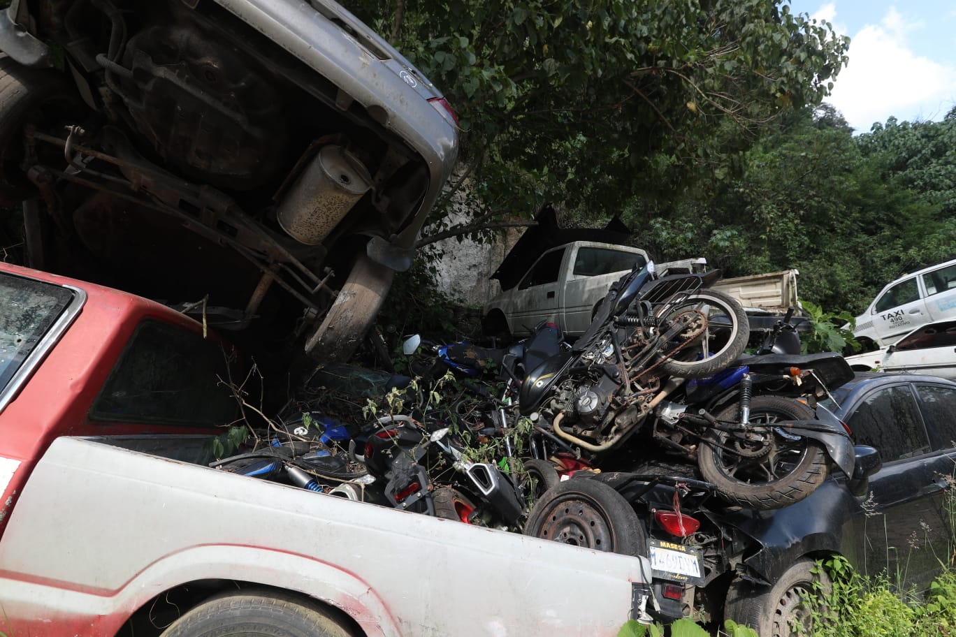 Consignadas por robo, accidentes o extorsión: Más de un millón de motos se acumulan en predios