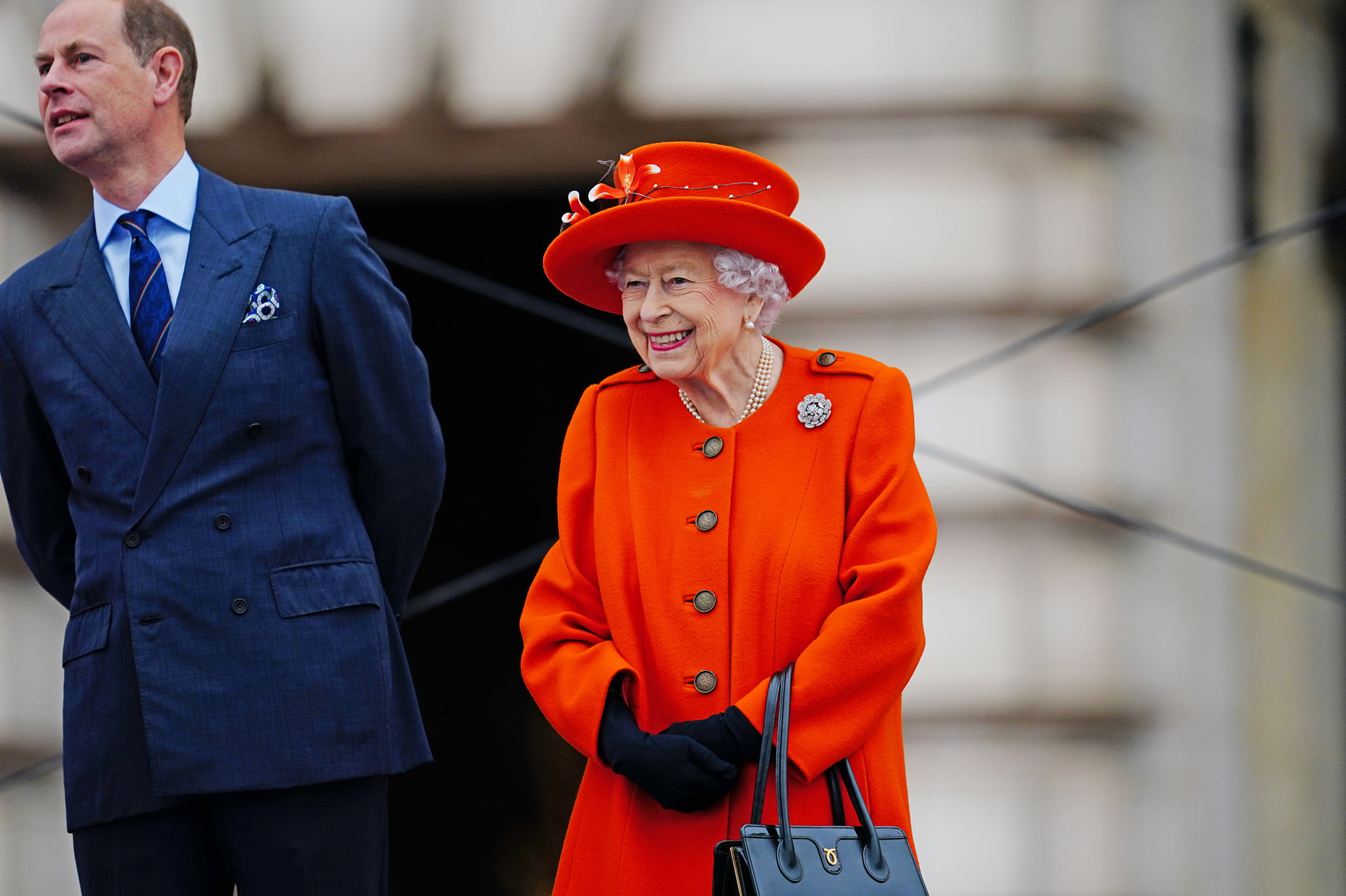 Isabel II cancela viaje y descansará por consejo médico