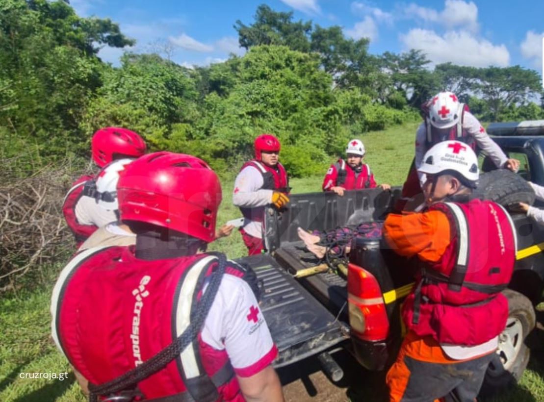 Socorristas encuentran cadáver de uno de los dos niños que fueron arrastrados por un río en Retalhuleu