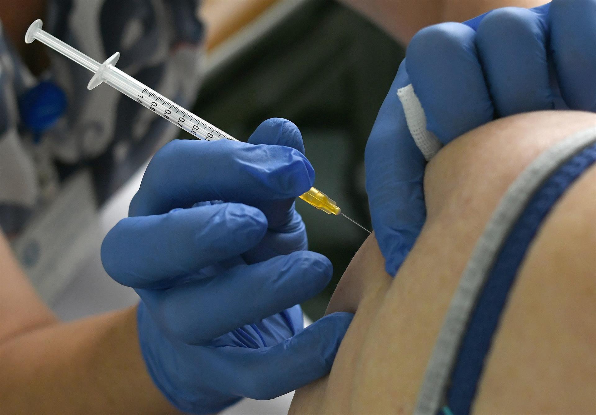Niños no necesitarán estar vacunados contra el coronavirus para entrar a EE. UU.