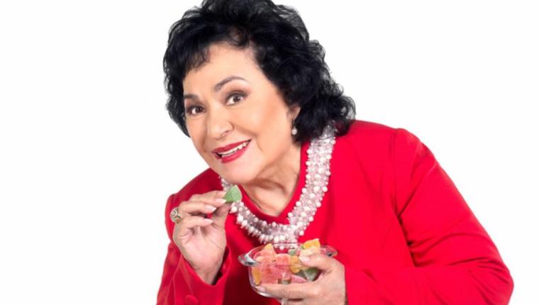 Ahijado de Carmen Salinas anuncia que la actriz ya no despertará y familiares esperan un milagro