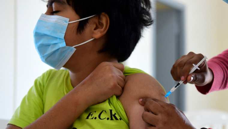 ¿Dónde habrá segundas dosis de vacuna contra el coronavirus de Pfizer para menores de edad de 12 a 17 años en la capital?