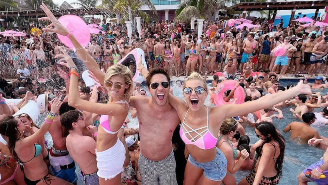 Cancún | Turismo de fiesta y narcomenudeo: la raíz de la violencia que se vive en los balnearios del Caribe mexicano