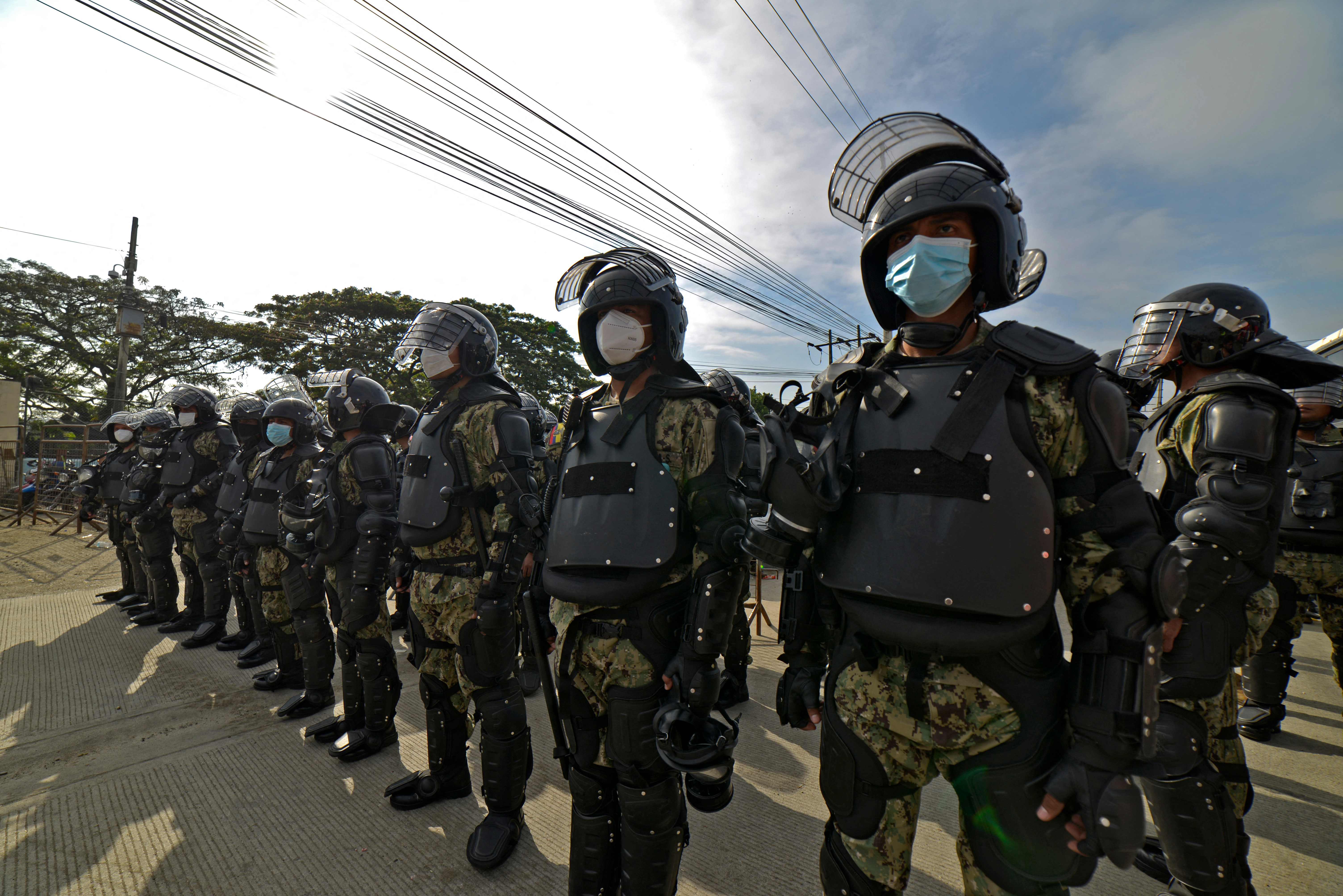 Más de 50 reos mueren en violentos enfrentamientos registrados en prisión de Ecuador