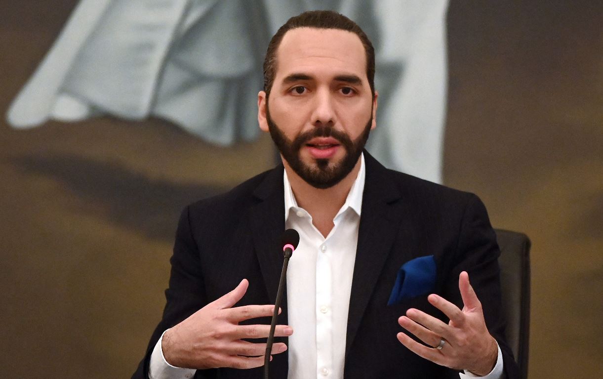 Bukele llama a Corte Suprema a remover jueces “cómplices” del crimen organizado en El Salvador