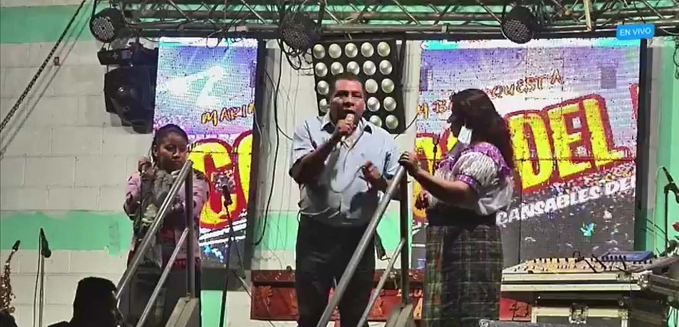 VIDEO | Alcalde de San Antonio Ilotenango, Quiché, participa de fiesta comunitaria y en estado de ebriedad insulta a los asistentes