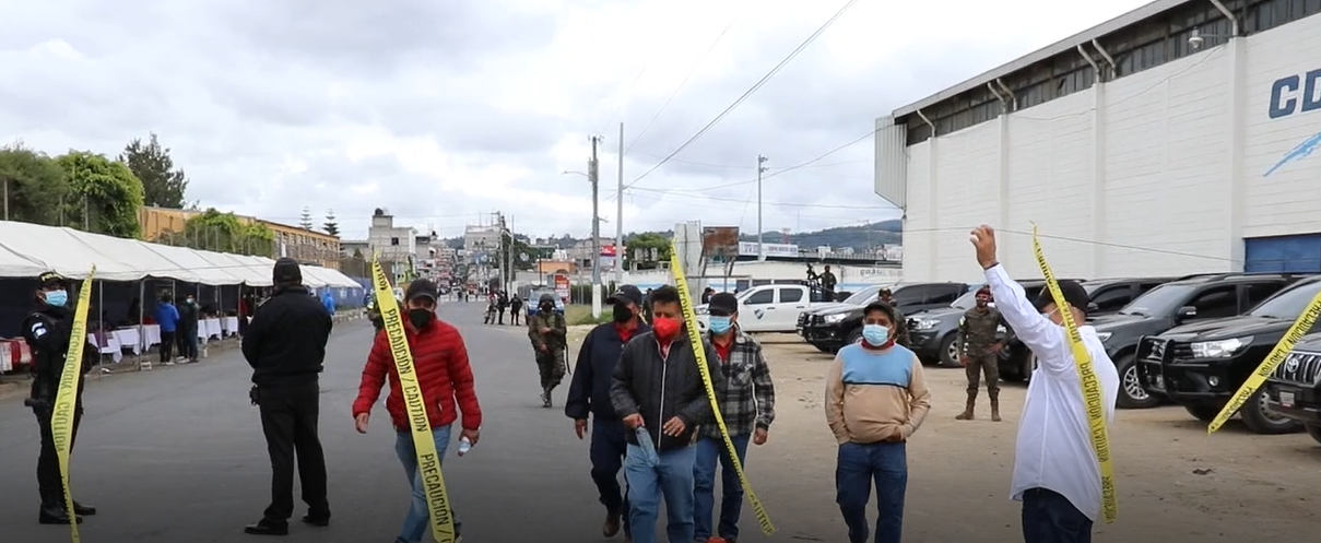 Transportistas de Quiché piden al presidente Giammattei reducir el precio de los combustibles