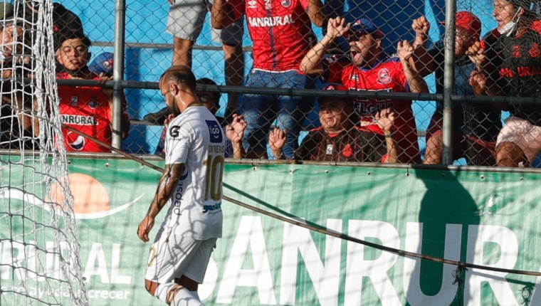 Anti Fair Play: El escupitajo de un aficionado rojo a José Contreras en el Clásico 316