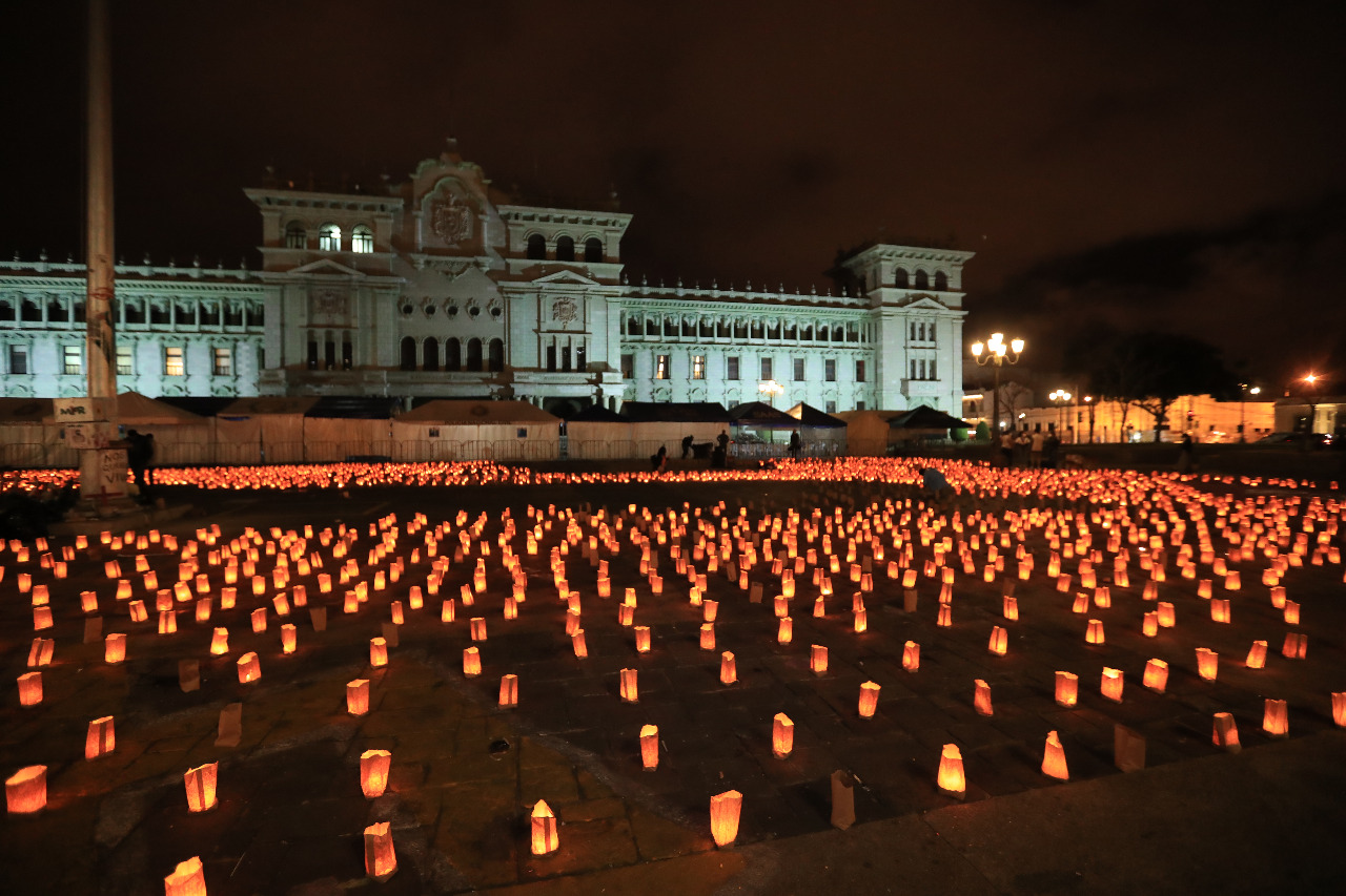 El impactante acto en la Plaza de la Constitución para denunciar la violencia contra la mujer en Guatemala
