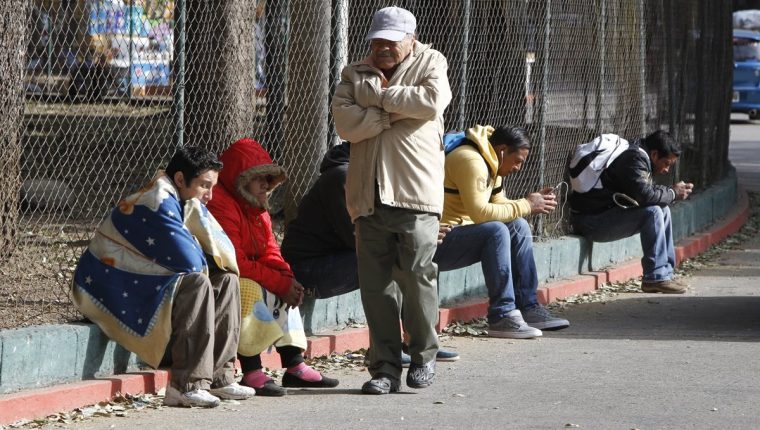Abríguese bien: frío se intensificará en las últimas horas en el país y podrían presentarse lloviznas