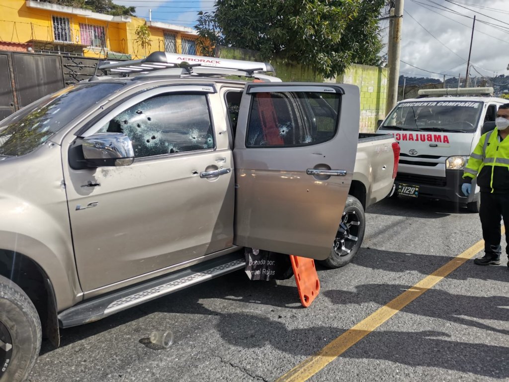 Captura y hallazgo de dinero y armas en allanamiento por el ataque armado a picop ocurrido en zona 6 que quedó grabado en video