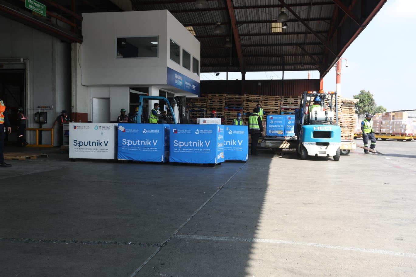 Se necesitaron 20 viajes para concluir el envío de 8 millones de vacunas Sputnik que compró Guatemala