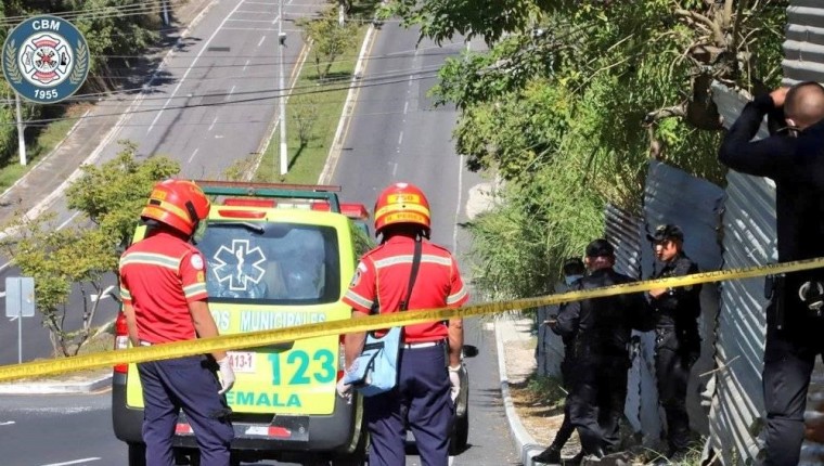 Con señales de violencia: Inacif identifica a la mujer que fue hallada sin vida junto a un bebé en Mixco