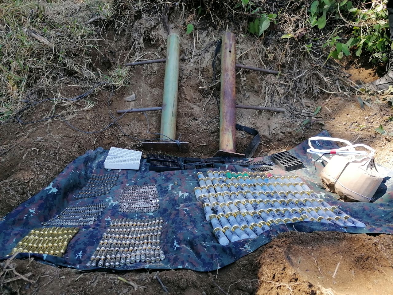 Ejército halla más de 500 municiones, explosivos y morteros artesanales en zona de conflicto entre Nahualá y Santa Catarina Ixtahuacán