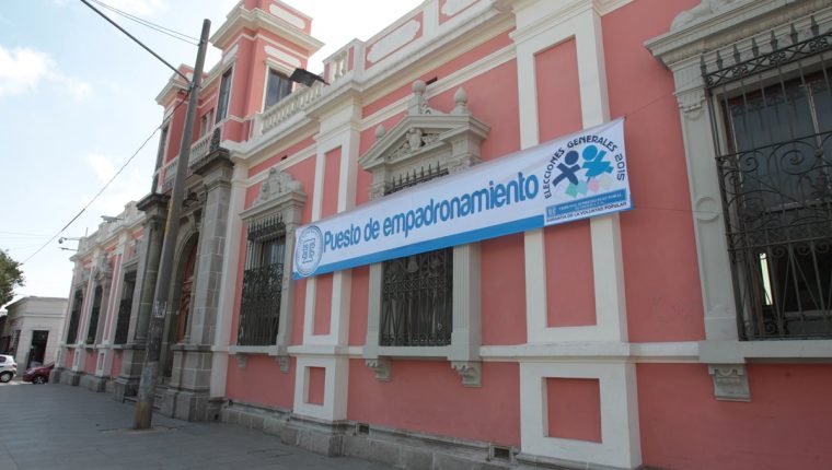 TSE investiga a políticos por posicionar su imagen en época no electoral y estos nombres se mencionan