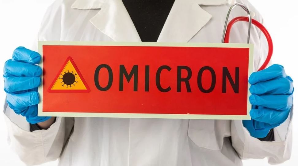 Covid ómicron: ¿me puedo volver a contagiar tras haberme recuperado? Y otras 6 preguntas sobre la variante que se propaga rápidamente por el mundo