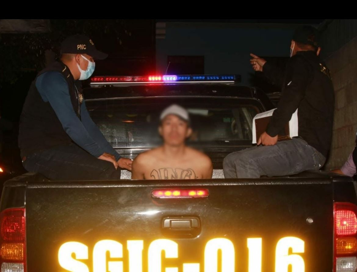 Presunto pandillero apodado El Chucky es capturado en Mixco, sindicado del crimen contra tres menores de edad