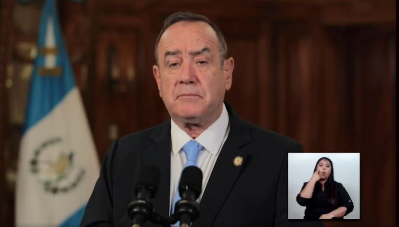 Giammattei: Q50 mil de recompensa por la captura de responsables del ataque en Nahualá