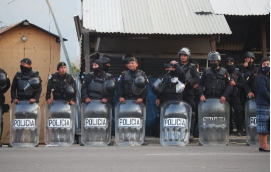 Videos: Nuevo conflicto en Nahualá, en donde vecinos atacan nuevamente a la PNC, Ejército y MP