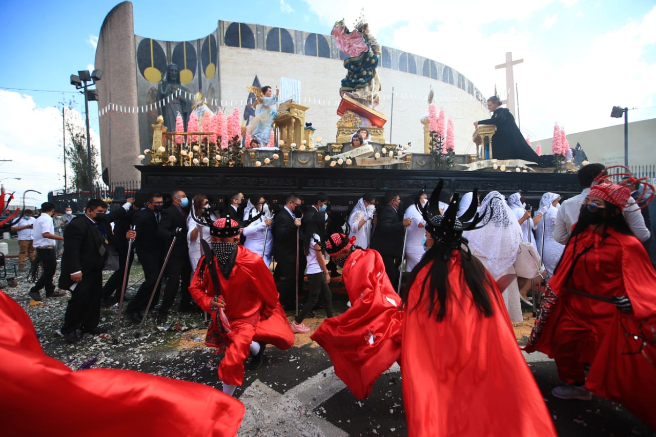 Procesión de la Inmaculada Concepción hace recorrido intramuros por alza de contagios de covid-19