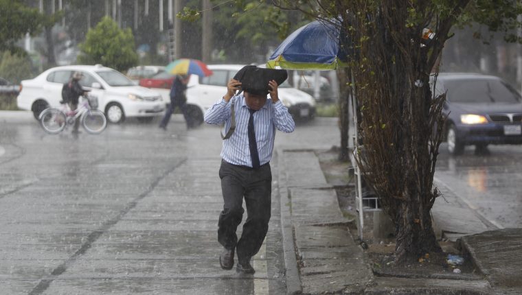 Lluvias, ventarrones y frío: Conred advierte de temporal que afectará al país este fin de semana
