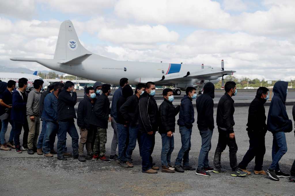 “Han sido desplazados por la violencia”: senadores de EE. UU. piden amparo migratorio para Guatemala, El Salvador, Honduras y Nicaragua