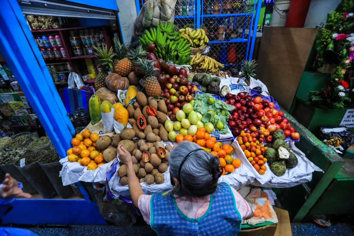 Costo de la canasta básica sube en enero