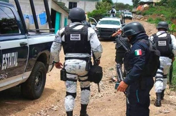 Policías se matan por el amor de una compañera en México