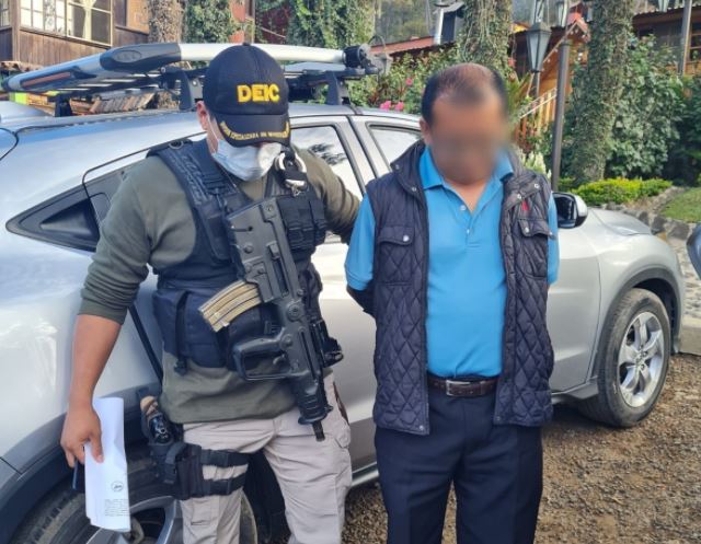 Auditor de la Contraloría de Cuentas es capturado por exigir Q300 mil a un alcalde para no presentar denuncia en su contra