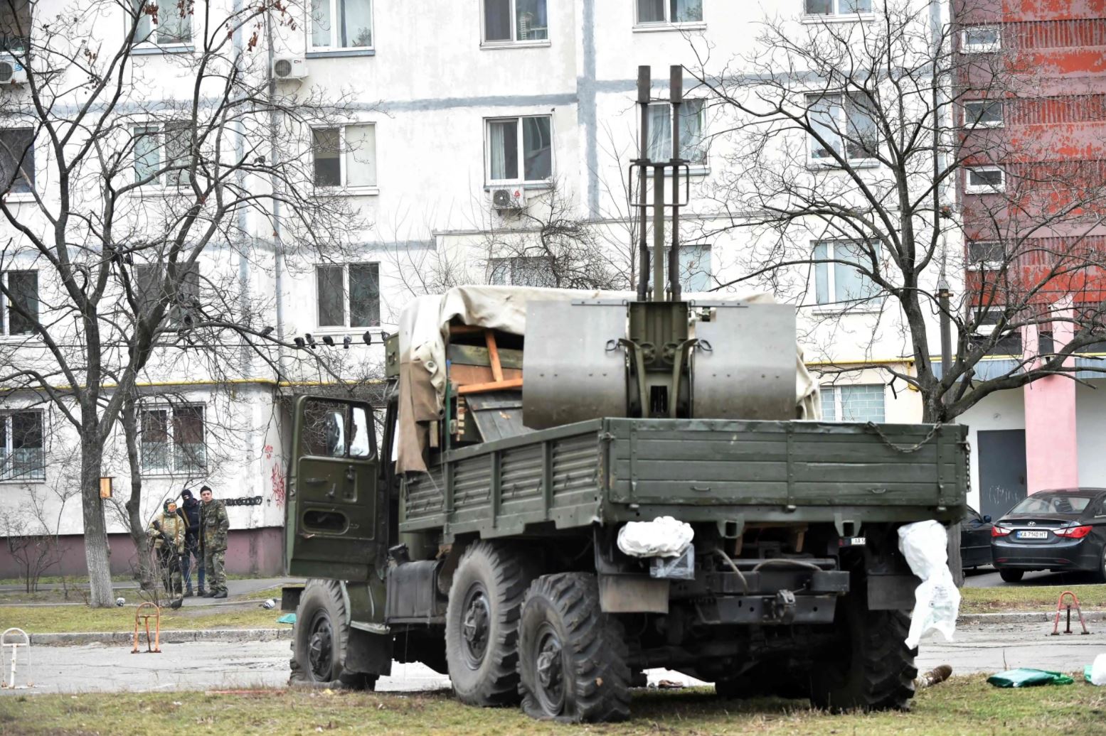 Tropas de Rusia estrechan el cerco sobre Kiev, la capital de Ucrania, y hay combates en zonas residenciales