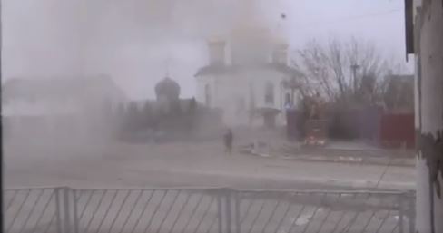 Cámara capta el momento en que Rusia lanza ataque contra civiles que huían de Ucrania
