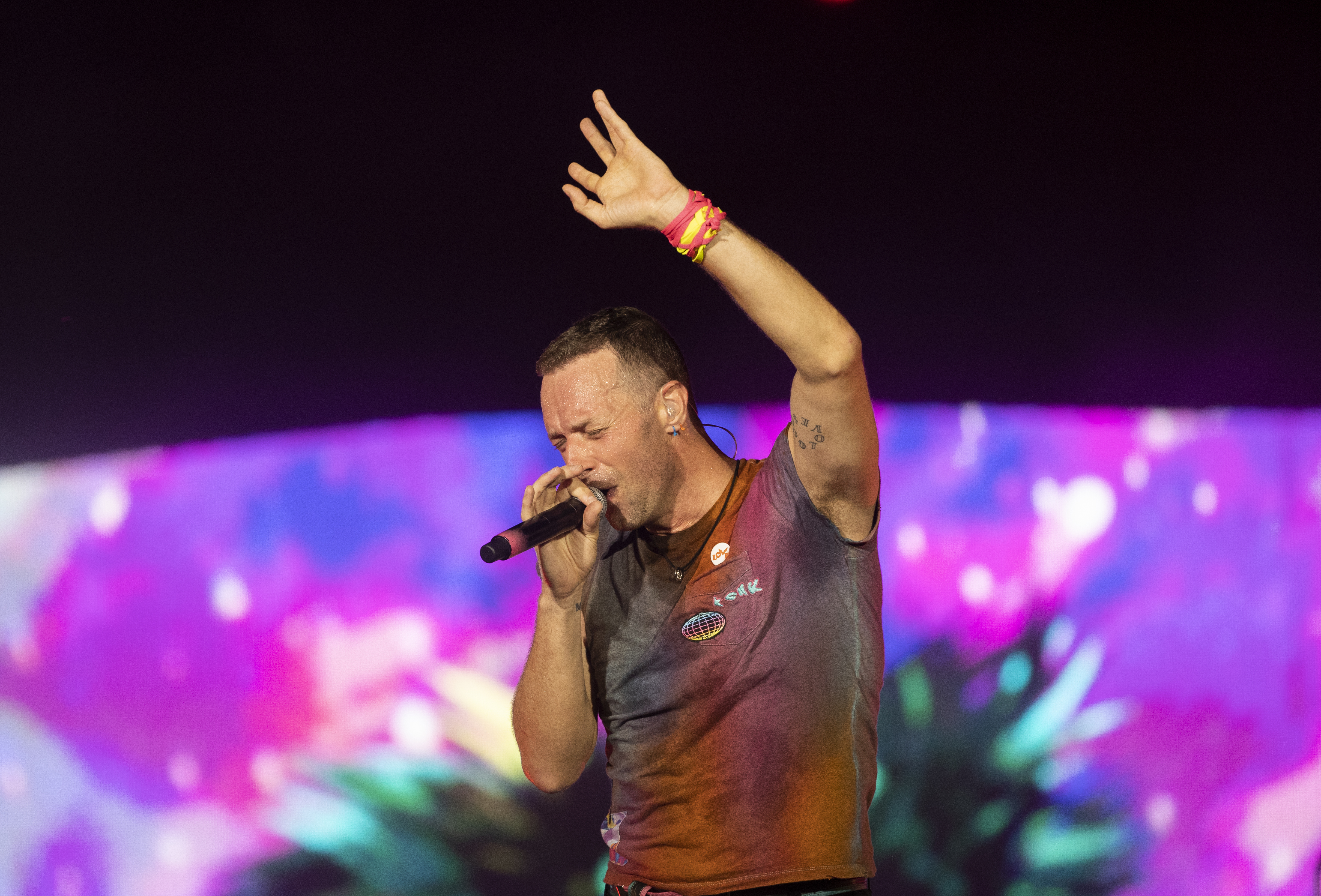 Admiradores de Coldplay en México se emocionan por la posibilidad de que Chris Martin cante temas de Juan Gabriel