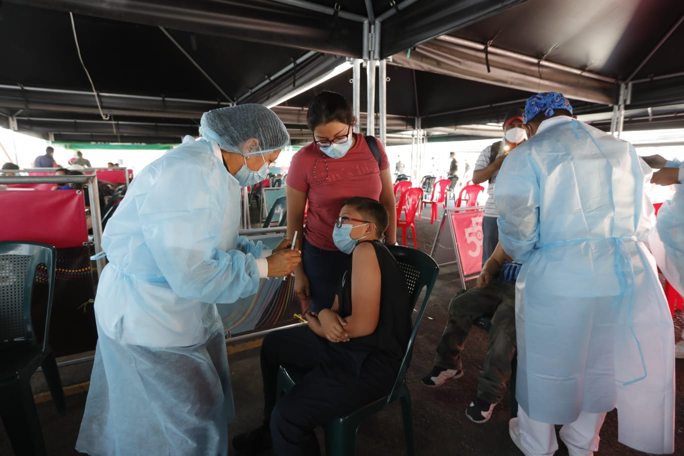 Cuál es el plan del ministerio de Salud para garantizar la segunda dosis para niños de 6 a 11 años ante el vencimiento de varias dosis