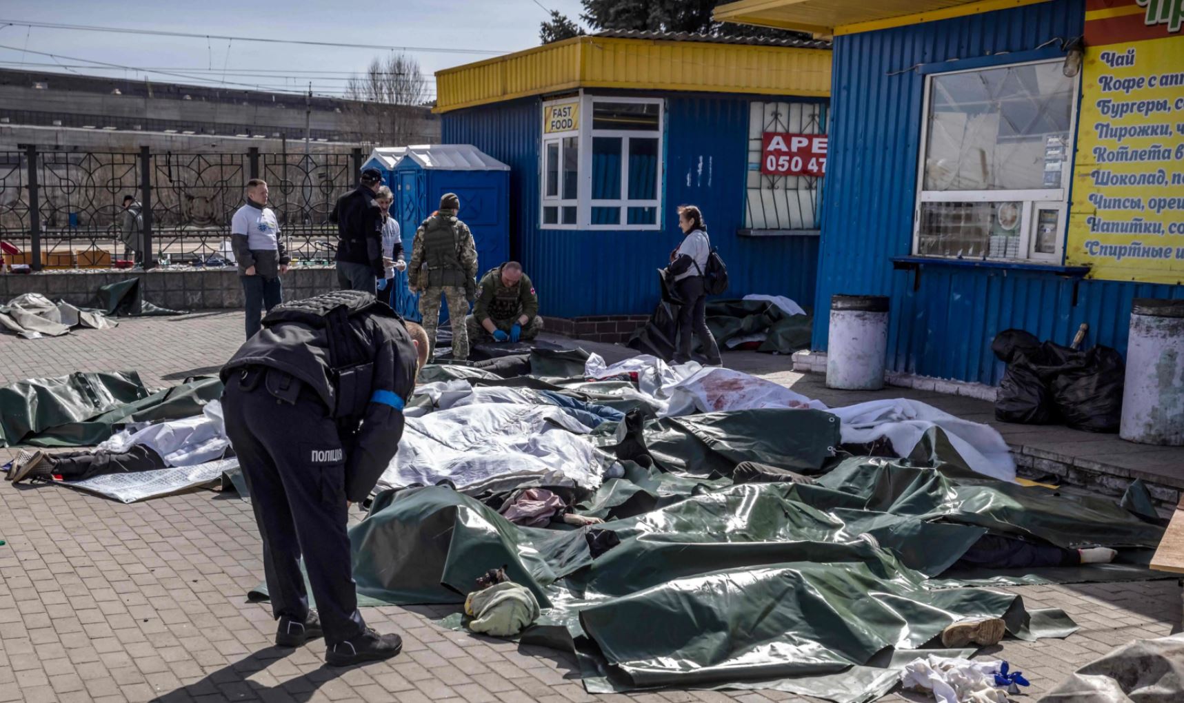 Ataque con misil: Al menos 39 civiles muertos en una estación de tren en el este de Ucrania