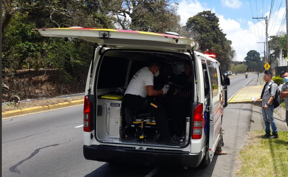 El indignante caso del autobús que chocó contra otro, bajó a los heridos y siguió su marcha en la ruta a El Salvador