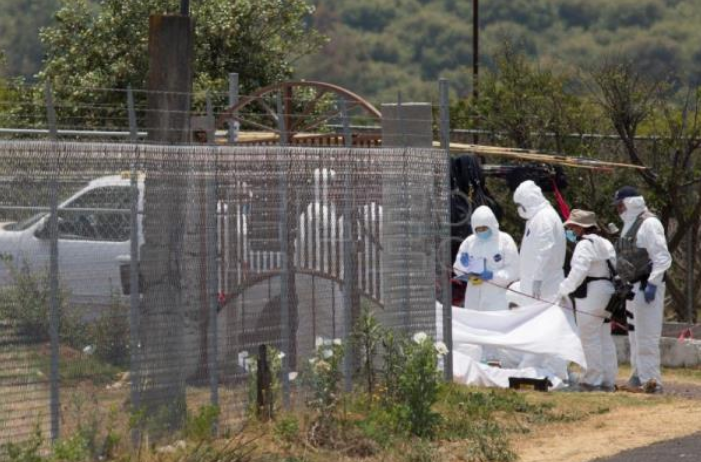 Hallan once cadáveres en una fosa clandestina en el oeste de México