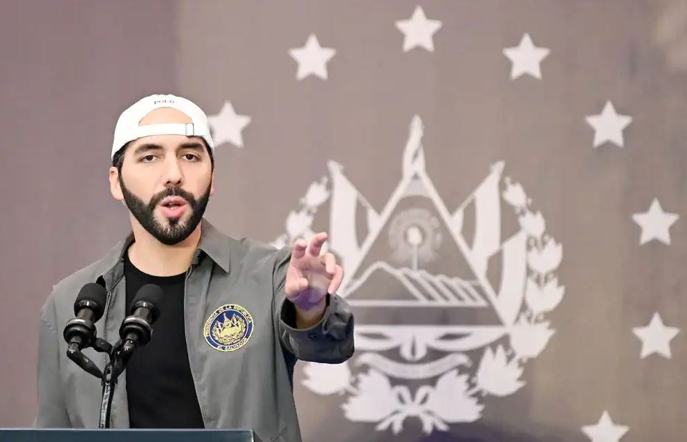 Bukele arremete contra la comunidad internacional y asegura que las pandillas son su “brazo armado”