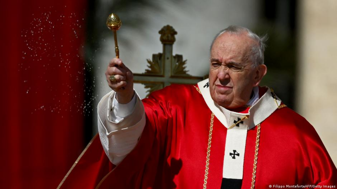 Ucrania lista para “grandes batallas” en el este y el papa pide una tregua de Pascua