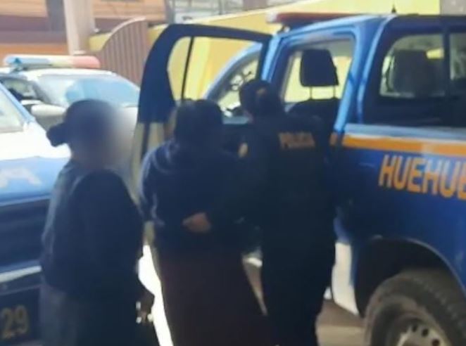 Mujeres se salvan de ser linchadas: una es sindicada de robar un niño y la otra de comprárselo por Q500