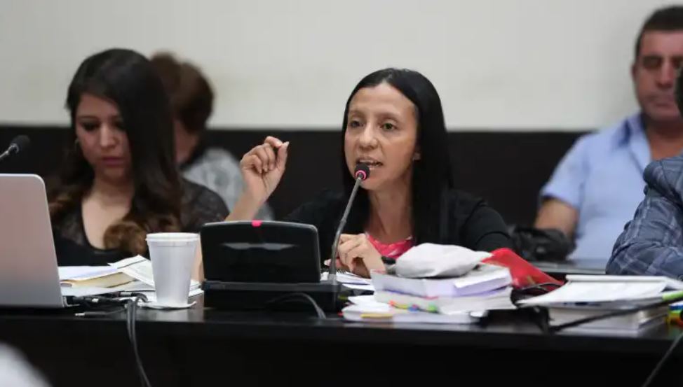 Levantan la reserva del caso en el que se investiga a las exfiscales anticorrupción Leily Santizo y Siomara Sosa