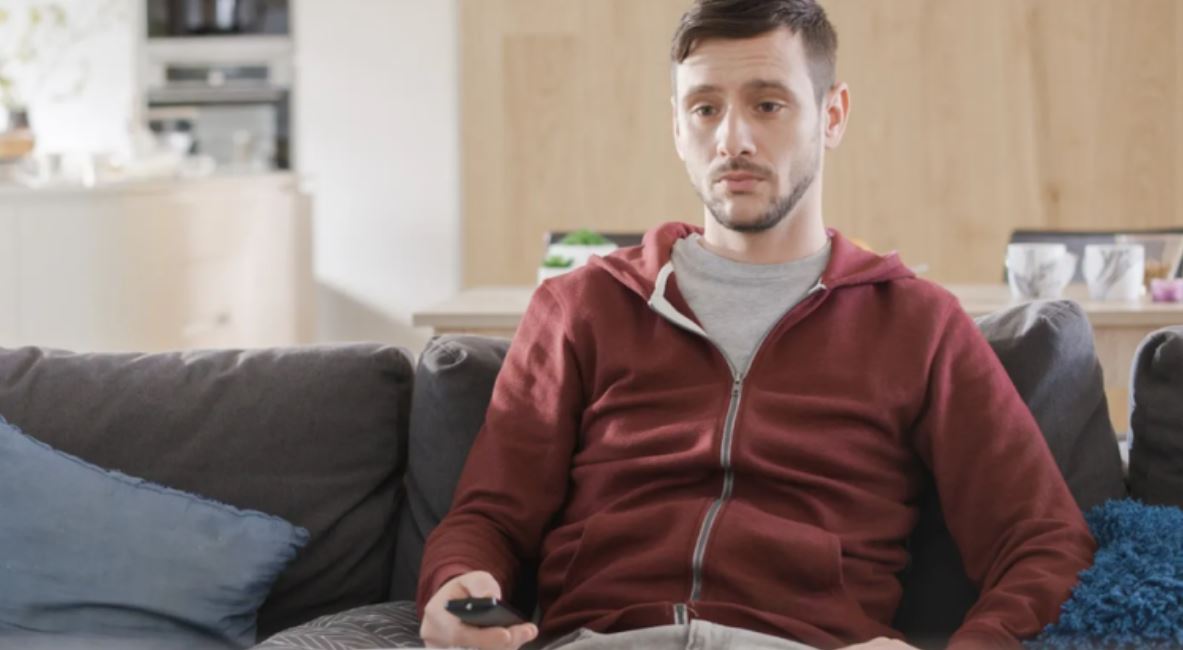 Por qué algunas personas nos parecen aburridas incluso antes de conocerlas (y cómo evitar ser una de ellas)