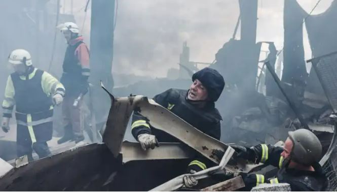 Rusia y Ucrania: las tropas rusas avanzan en el este ucraniano con una violenta ofensiva