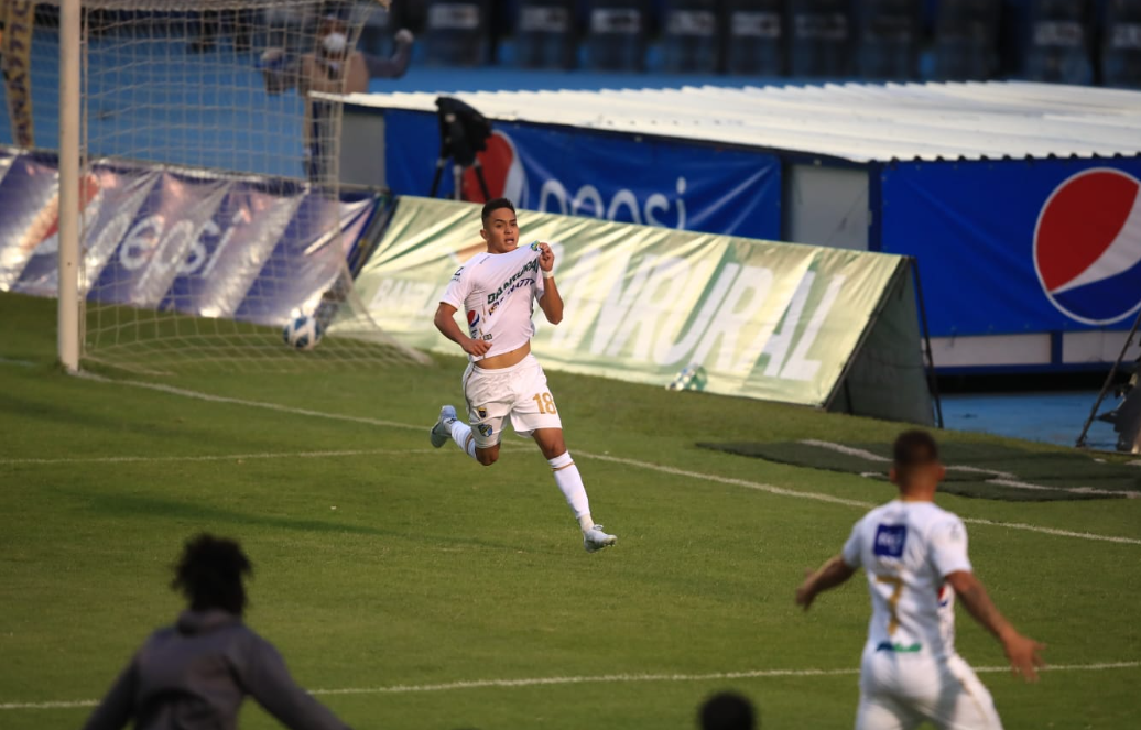 Comunicaciones alcanza la 31 derrotando a Municipal en la gran final del Clausura 2022