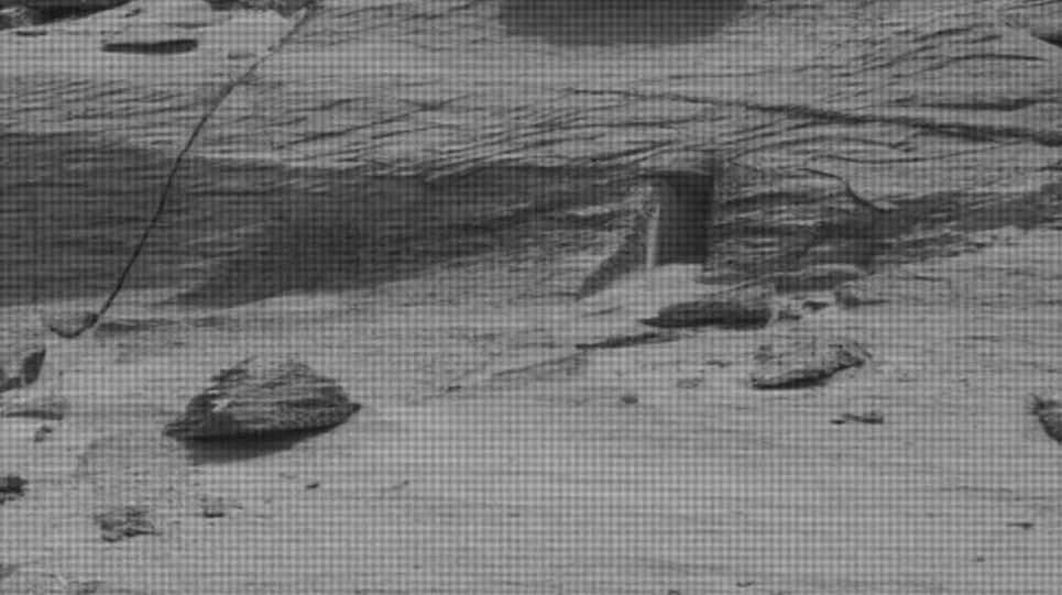 La “puerta” en Marte: la explicación sobre la misteriosa formación en una foto del planeta rojo