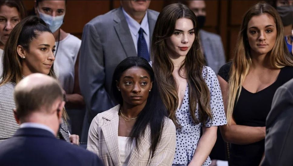 Larry Nassar: la demanda de US$1.000 millones de Simon Biles y otras decenas de gimnastas contra el FBI por el caso de abusos sexuales en el equipo olímpico