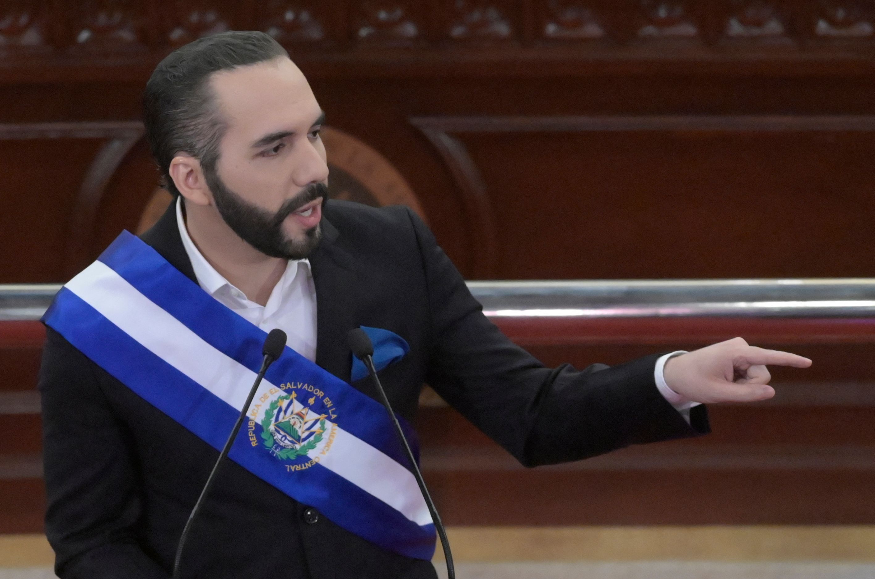 Nayib Bukele asegura que pandillas tratan de “evolucionar hacia guerrilla” montando campamentos clandestinos