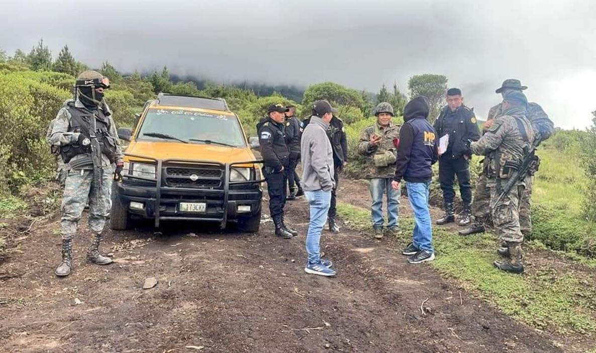 Familia que quedó en medio de una balacera en el volcán Tajumulco, San Marcos, recupera su vehículo