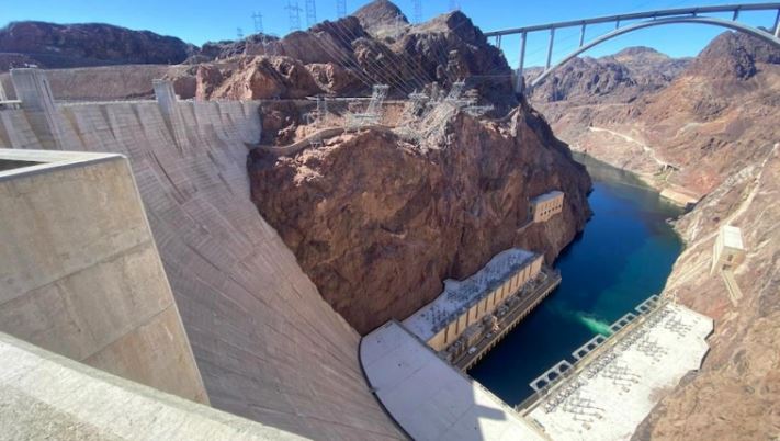 Lago Mead: la amenaza de que se seque la mayor reserva de agua de EE.UU. (y las consecuencias económicas que ya se sienten)