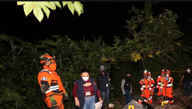 Encuentran dos cadáveres enterrados en Villa Nueva, así como prendas relacionadas con la pareja de payasos desaparecida