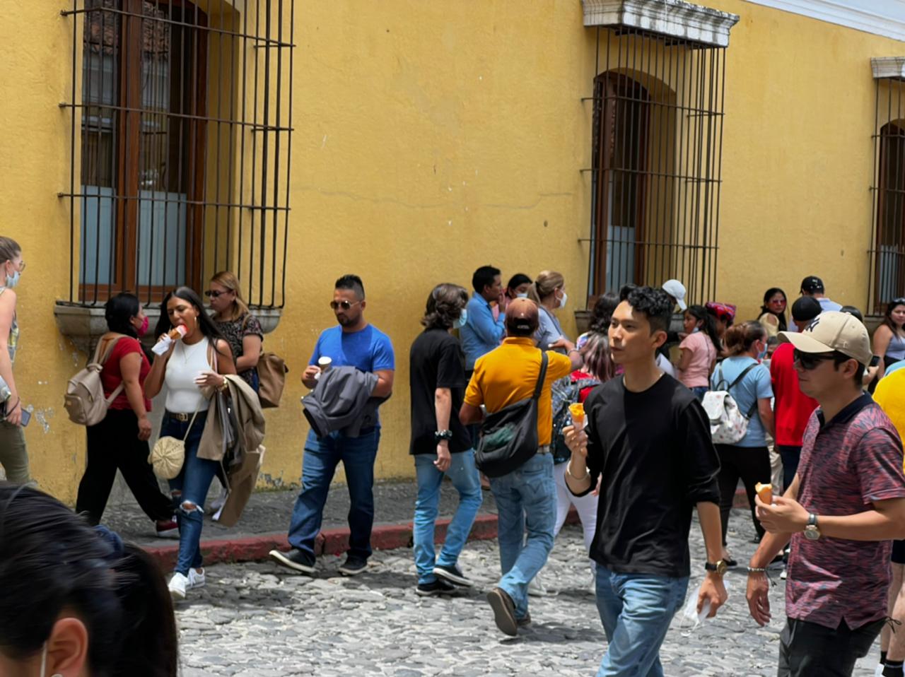 Imágenes: ¿Visitantes de Antigua Guatemala acataron medida sobre el uso obligatorio de mascarilla?